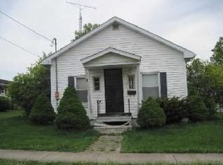 304 S Thomas St, Christopher, IL 62822