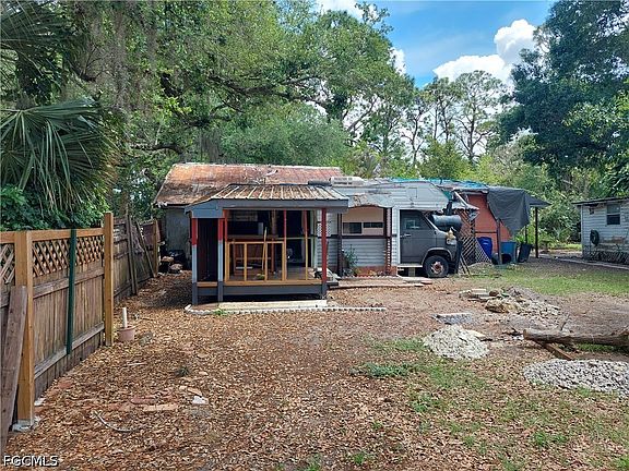 4th image of 7534 McDaniel Dr