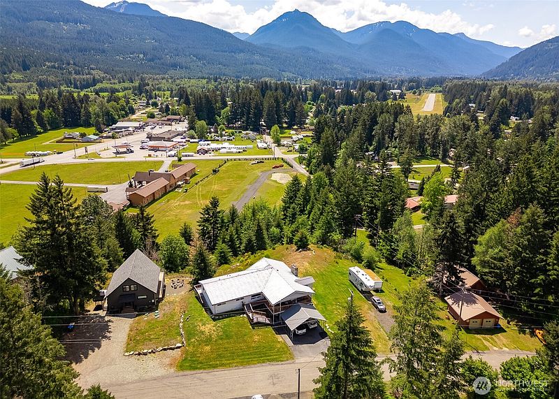 3rd image of 112 Alta Lane