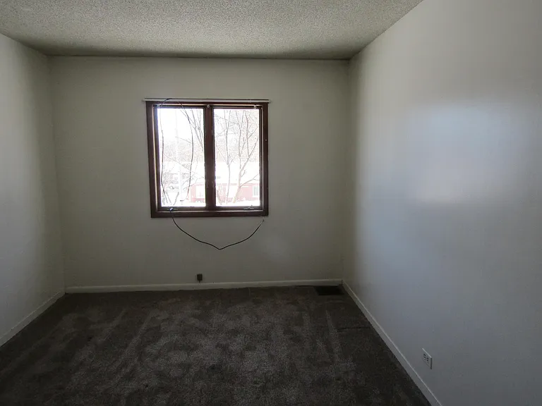 2025 Ogilby Rd — Photo 6