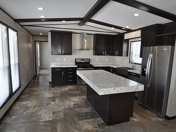 4th image of 955 W Acorn St
