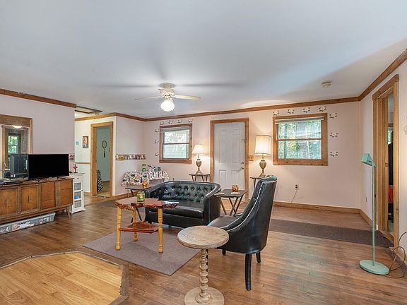 5th image of 1062 Olive Ave