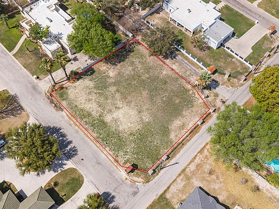 2nd image of 100 Cabarnet Ln #1