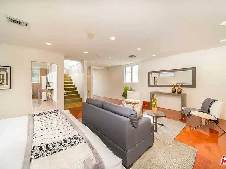 46 Rose Ave — Photo 35