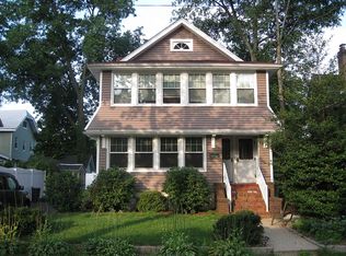 11 W Gouverneur Ave, Rutherford, NJ 07070