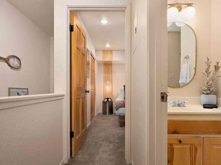 470 Woodside Ave #6 — Photo 10