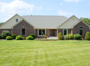 9324 N Oak Creek Dr, Mooresville, IN 46158