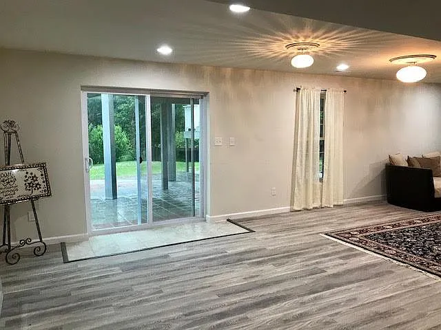 121 Max Ct SE — Photo 7