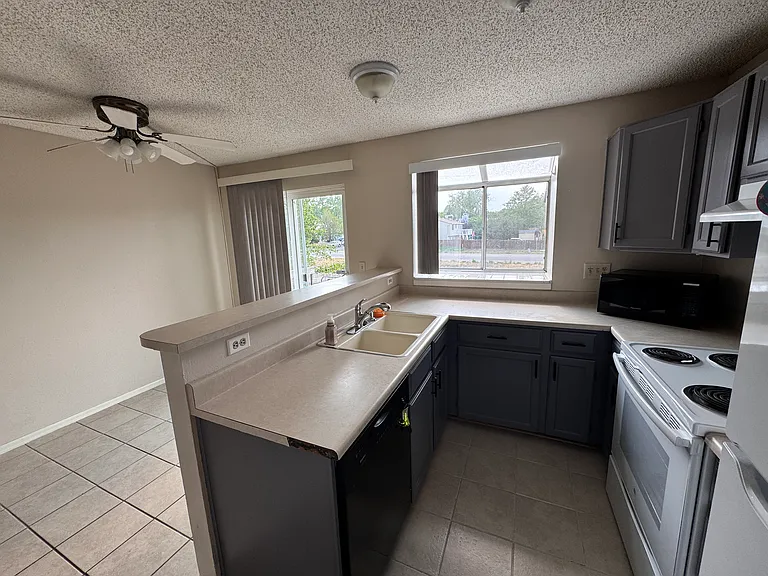1201 S Waco St #E — Photo 5