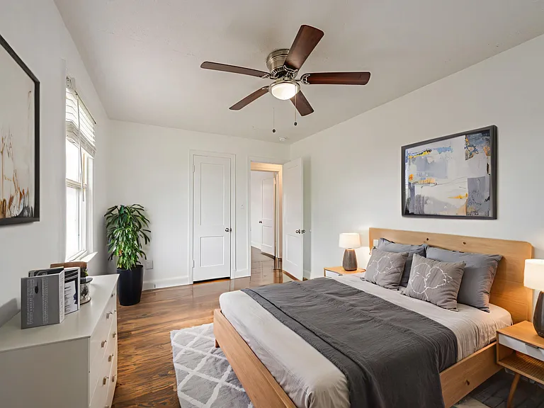 2425 E St NE #3 — Photo 7