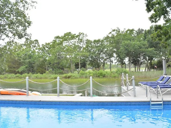 https://photos.zillowstatic.com/fp/8b44ba07248a0a5731068fa5faf80da3-p_e.webp