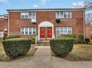 226-25 Union Tpke, Oakland Gardens, NY 11364