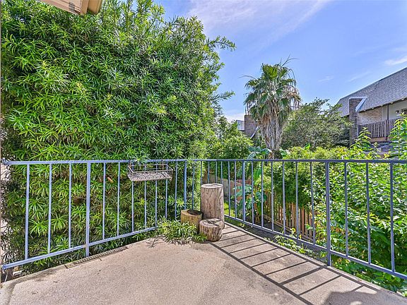 2nd image of 7106 N Holiday Dr #7106