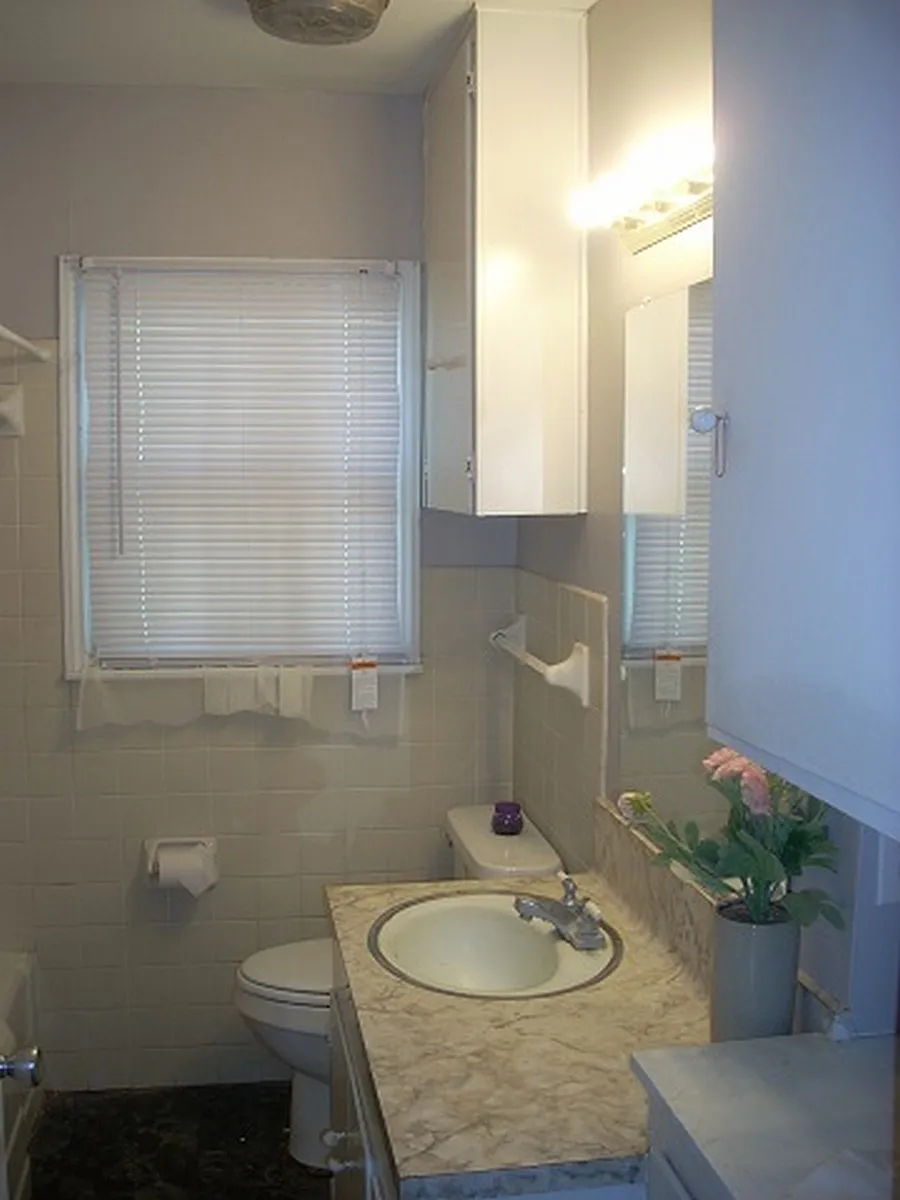 bathroom - 2333 Riggan St