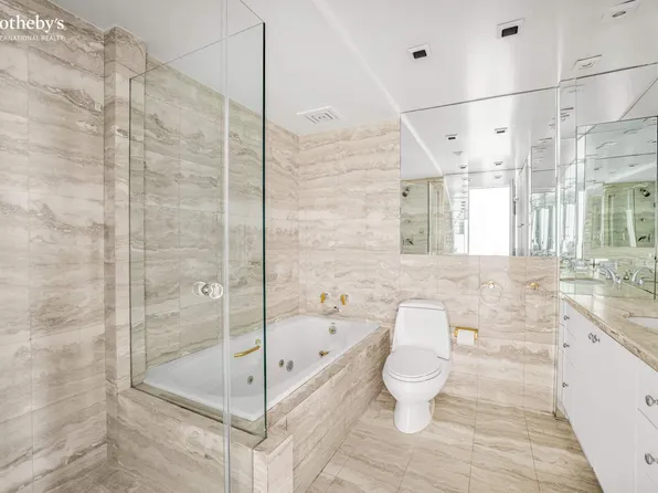 870 United Nations Plaza image 12 of 27