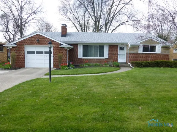 2909 Isha Laye Dr, Toledo, OH 43606