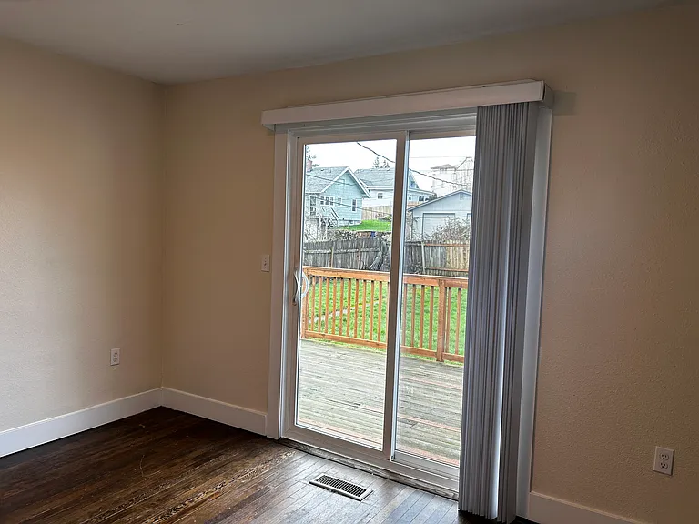 4330 S K St — Photo 3
