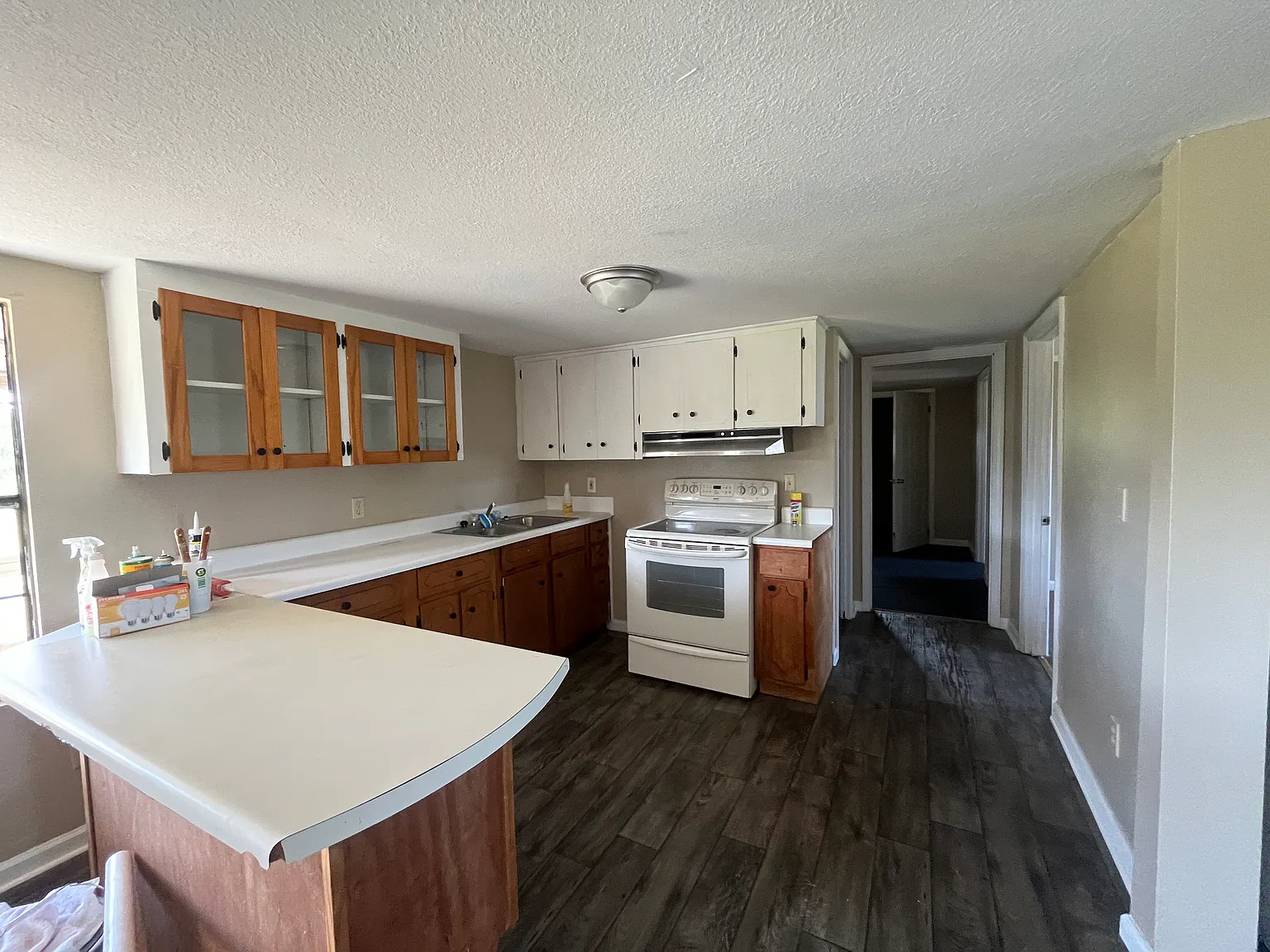 3 bed, 1.5 bath, 1100 sqft, $1,200 — Photo 2