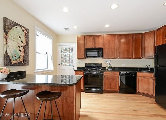 5th image of 2111 W Arthur Ave APT 2N