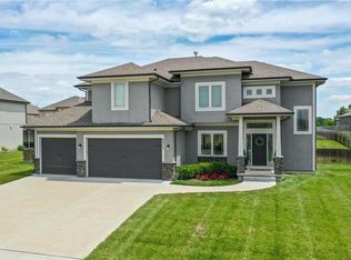 4317 SE Trotter Dr, Lees Summit, MO 64082