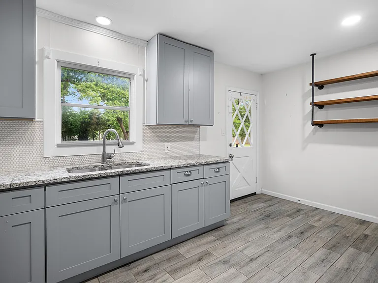 920 N Virginia St — Photo 11