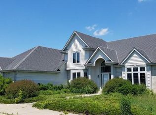 N49W28148 Maryanns Way, Pewaukee, WI 53072