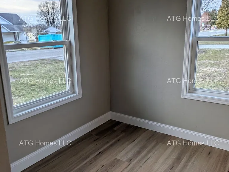 1006 N Carver St — Photo 6