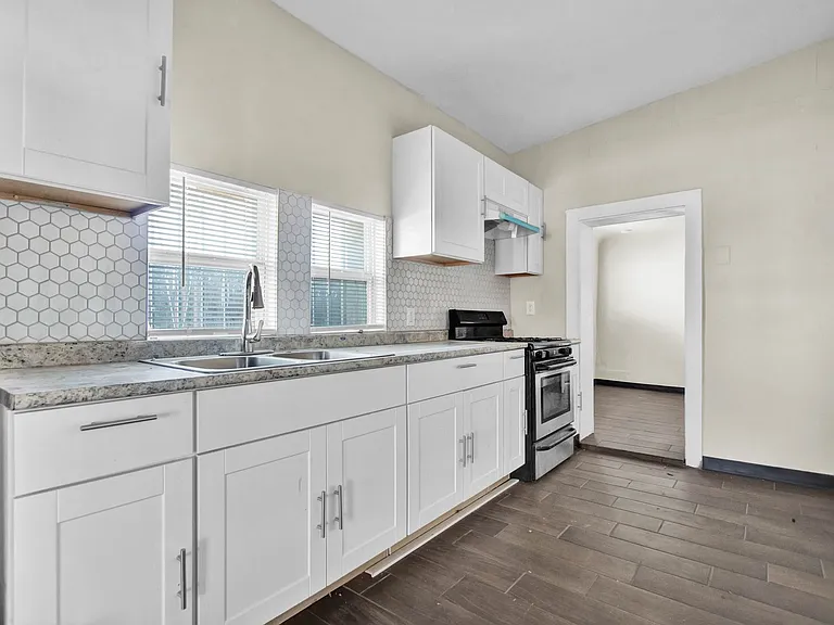 3816 Findley Ave — Photo 6