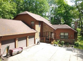 311 Maple Heights Road, Marshall, WI 53559