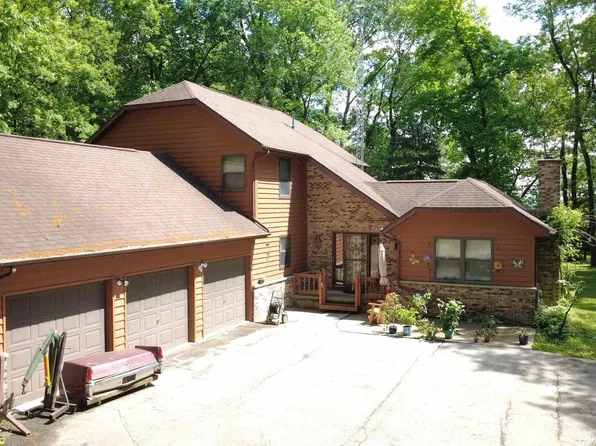 311 Maple Heights Road, Marshall, WI 53559