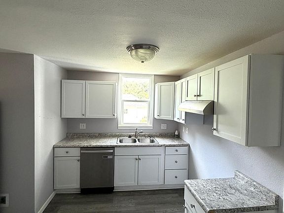 4th image of 1022 E 9th St