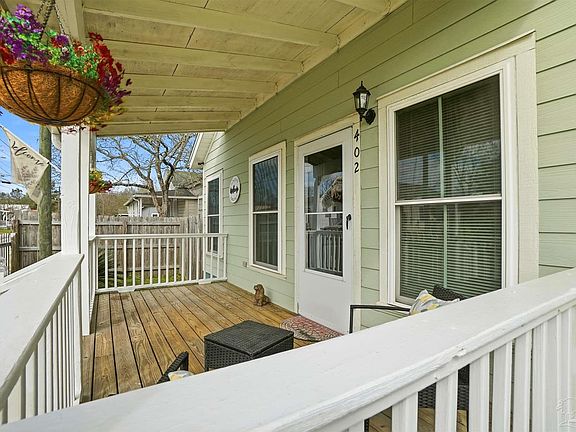 5th image of 402 Front St