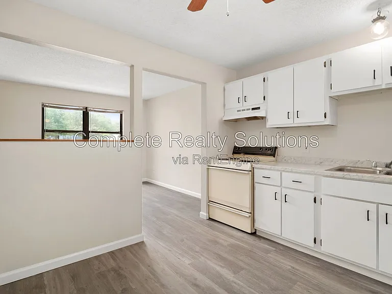 790 Country Aire Ct #206 — Photo 6
