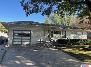 1732 Rancho Rd, Lincoln, NE 68502