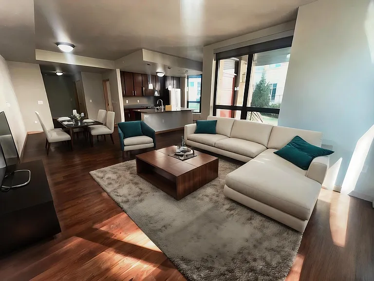 Venture Luxury High Rise — Photo 234