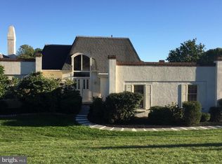 405 Wyntre Lea Dr, Bryn Mawr, PA 19010