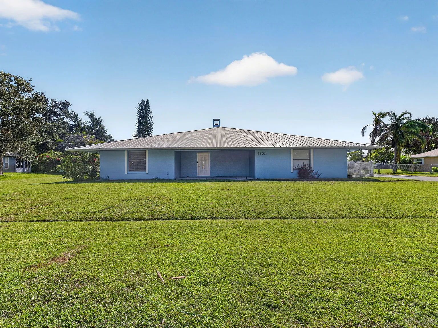 4 bed, 4.0 bath, 3877 sqft, $3,300 — Photo 4