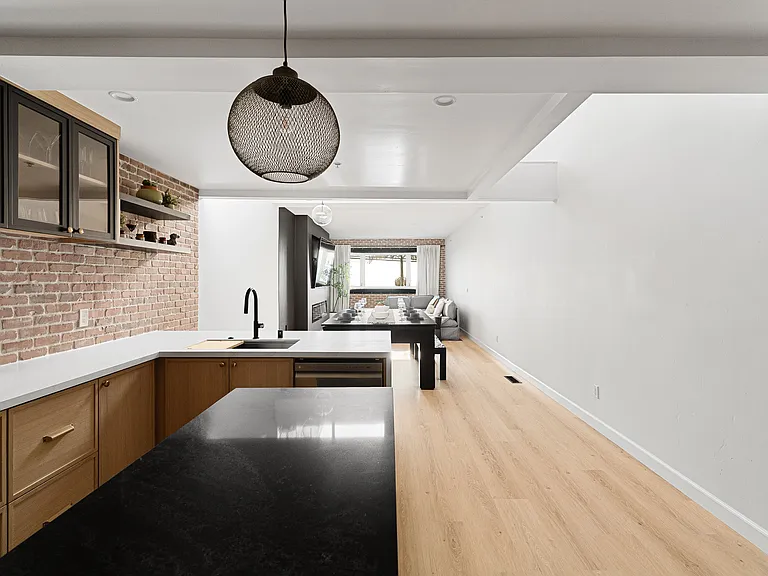 3033 India St #8 — Photo 25