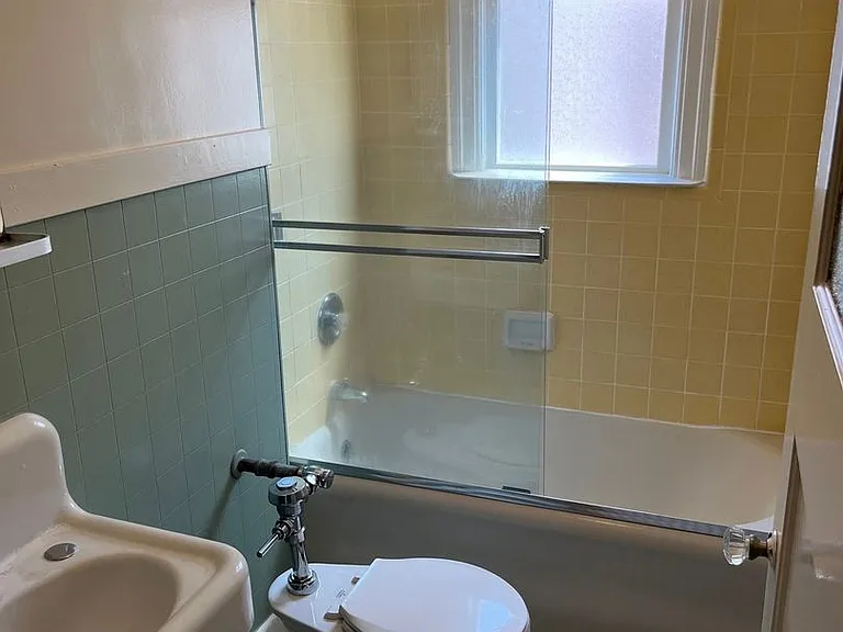 1806 Walnut St #8 — Photo 9
