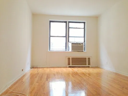 Rented by Mirador Real Estate | media 22