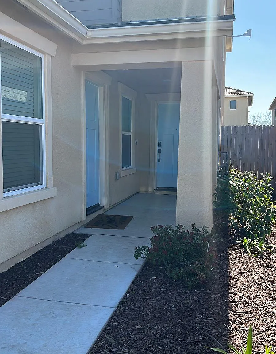 4508 Lindsey Ln — Photo 2