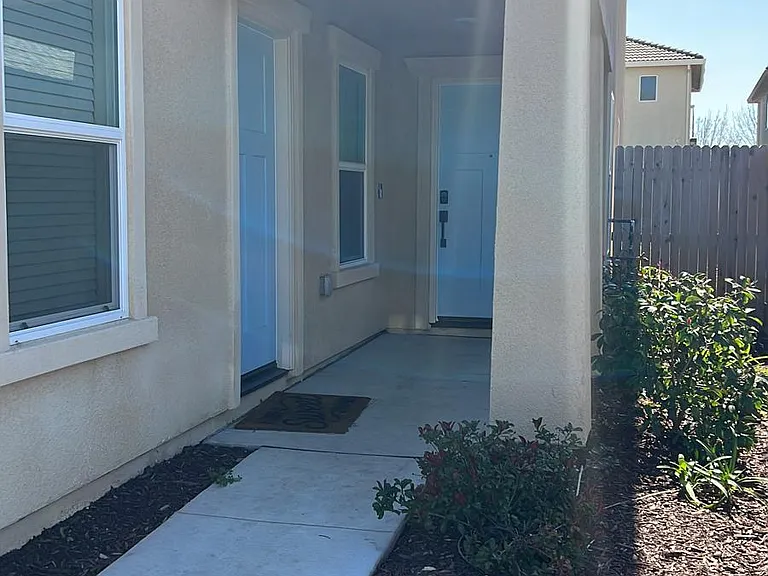 4508 Lindsey Ln — Photo 2