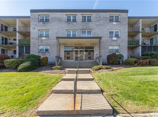 308 Meadowside Rd APT 210, Milford, CT 06460