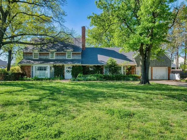 1808 Drury Ln, Nichols Hills, OK 73116