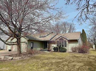 4722 W Grand Meadows Dr, Appleton, WI 54914