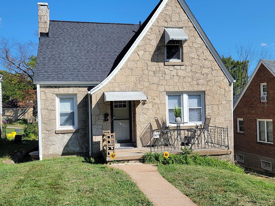 1st image of 609 Waverly St
