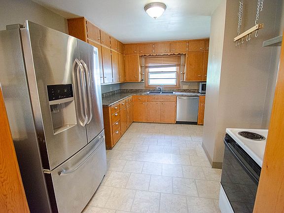 4th image of 711 7th St NW