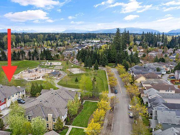 Enjoy the ever changing park views directly from the unit!