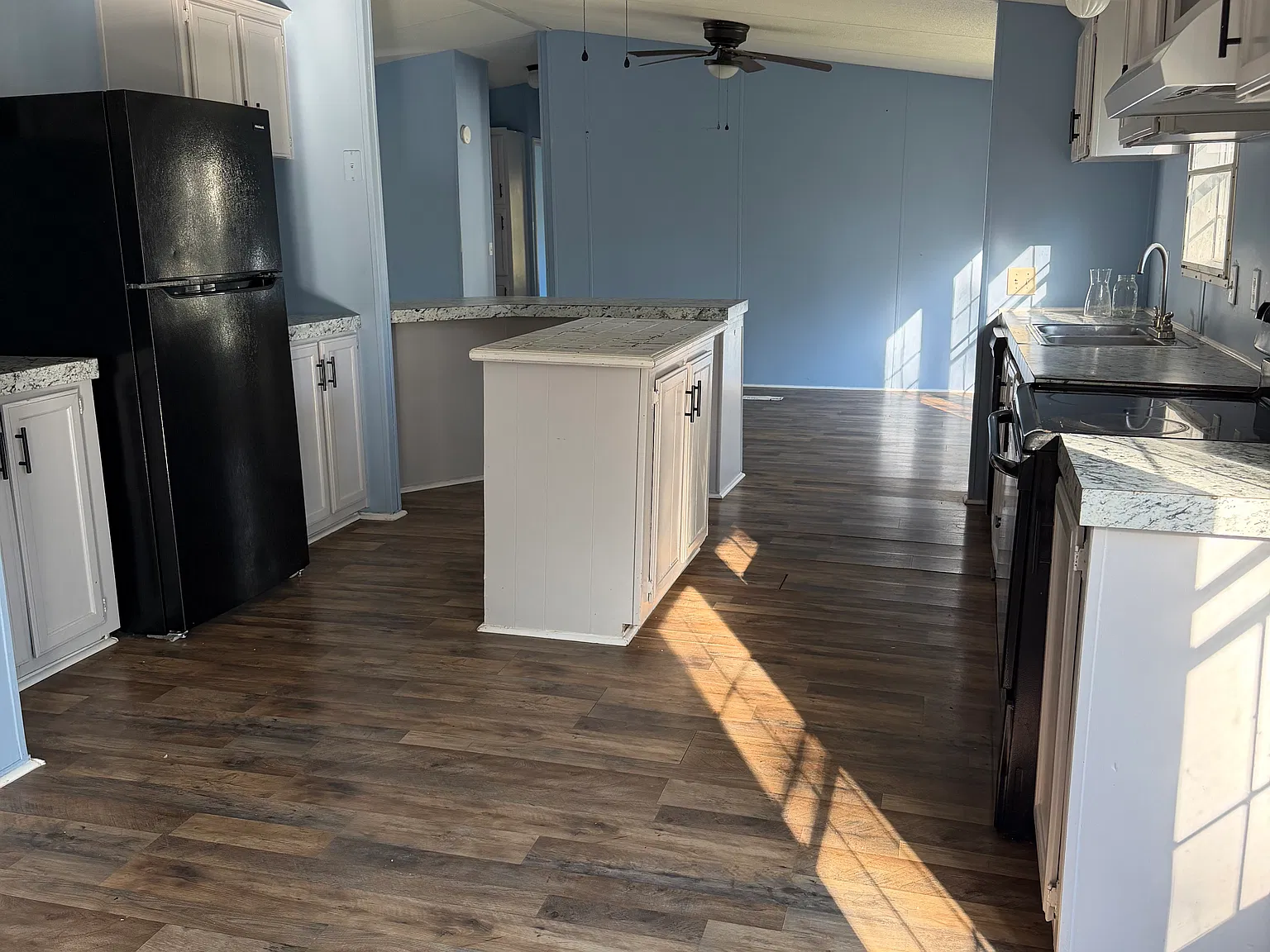 4 bed, 2052 sqft, $1,800 — Photo 3