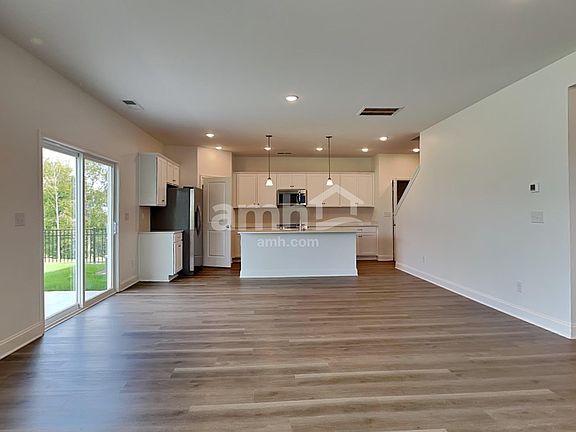 4th image of 6074 Rosemore Ln